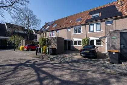 Tussenwoning te koop: Zwanenkamp 61, Maarssen