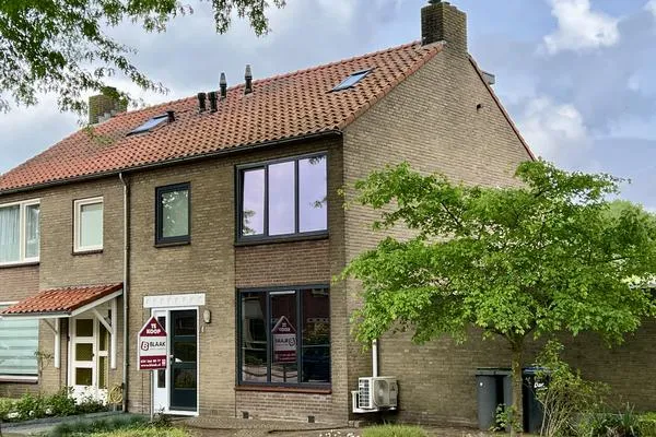 Tussenwoning te koop: Zwanensingel 71, Wijchen Noord Wijchen