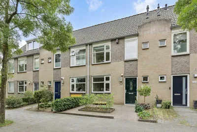 Tussenwoning te koop: Zwartbroekweg 382, Maasvallei 'S-Hertogenbosch