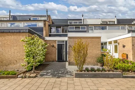 Tussenwoning te koop: Zwarte Zeestraat 6, Emmeloord-Espelervaart-Bergenbuurt Emmeloord