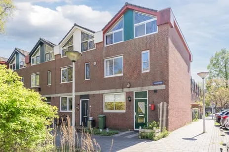 Corner house for sale: Zwartemeer 42, Kalf Zaandam