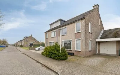 Tussenwoning te koop: Zwartewaal 47, Bergen Op Zoom