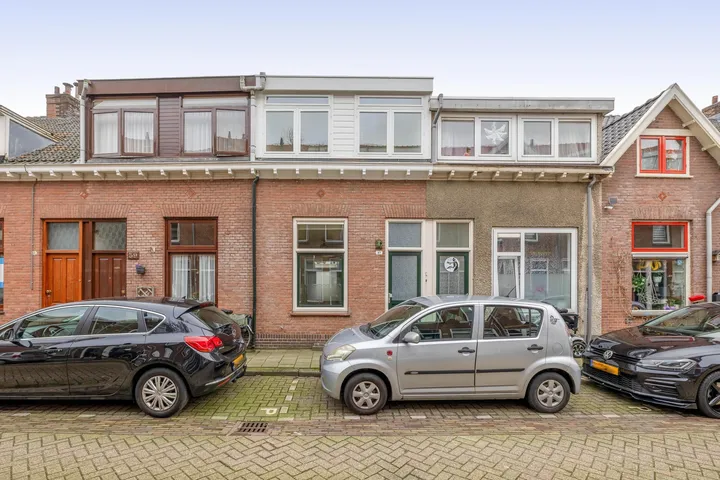 Tussenwoning te koop: Zwartewaalsestraat 41, Sandersbuurt Schiedam