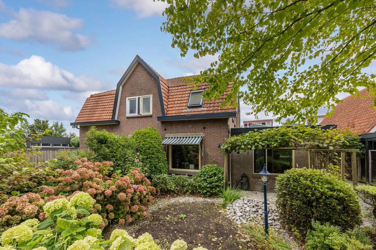 Twee-onder-één-kap te koop: Zwarteweg 22, Leusden