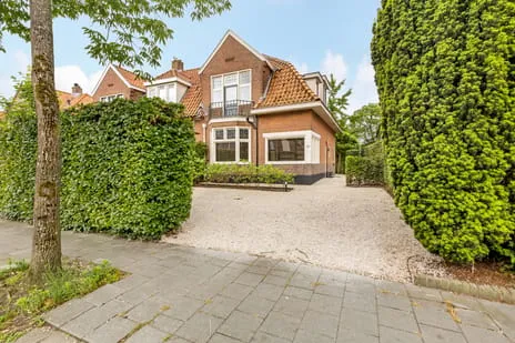 Hoekwoning te koop: Zwarteweg 33, Lomanplein Bussum
