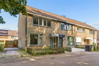 Hoekwoning te koop: Zwartezeestraat 94, Getijdenbuurt, Sportpark Doggersbank Lelystad