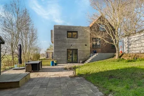 Vrijstaande woning te koop: Zwartsluisje 67, Zuid-Beijerland Buitengebied Zuid-Beijerland