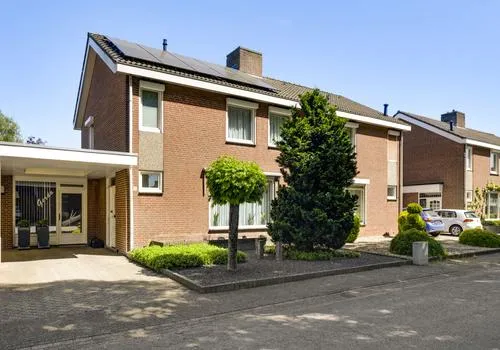 Tussenwoning te koop: Zwartveldsingel 8, Roggel