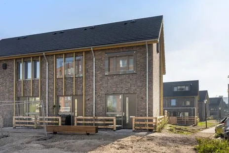 Corner house for sale: Zwembaan 1, Vijfsluizen Vlaardingen