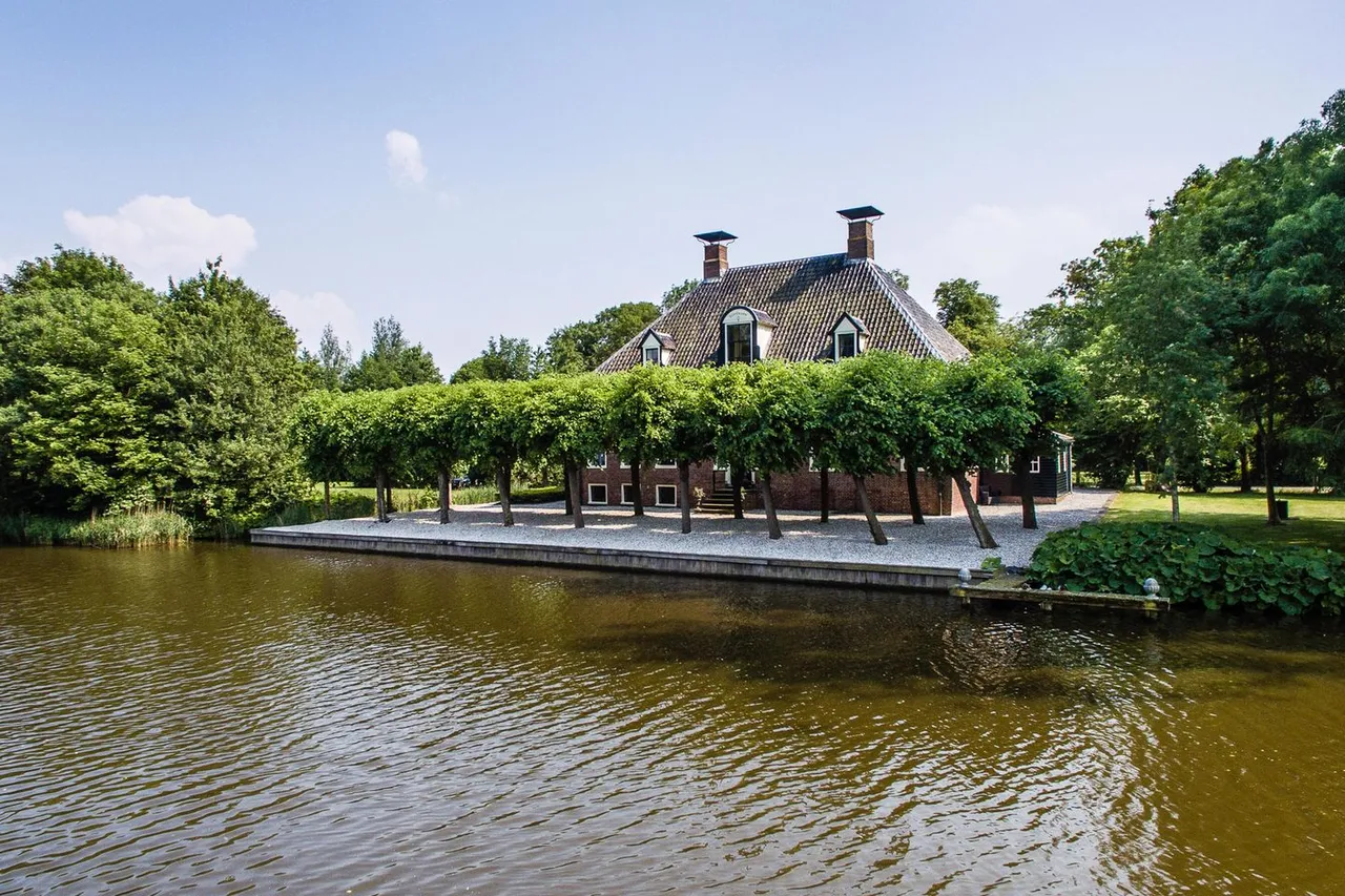 Vrijstaande woning te koop: Zwet 13, Delfzijl