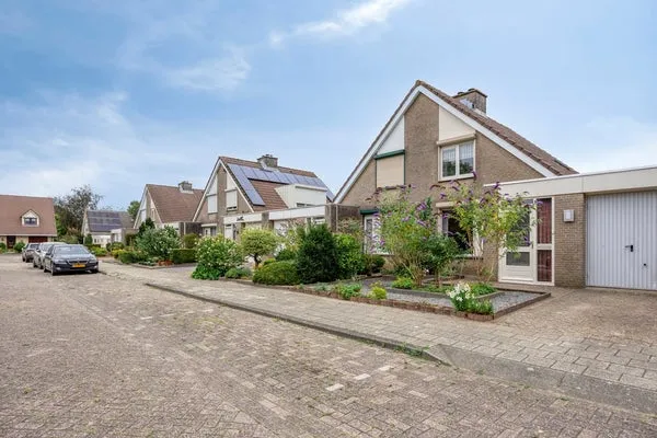 Koopwoning: Zwingelstraat 11 in Dinteloord - €389.000 - 112m²