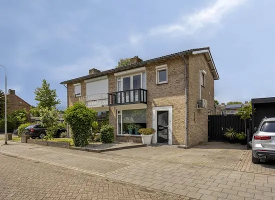 Twee-onder-één-kap te koop: Zwingelstraat 15, Vlashoek Oss