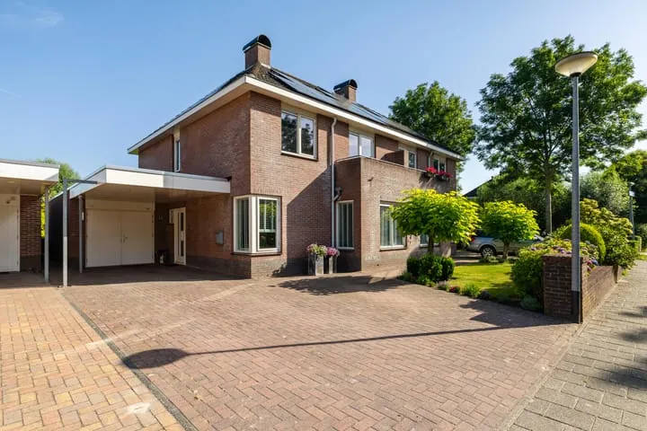 Twee-onder-één-kap te koop: Zwinglistraat 14, Gravenburg Groningen