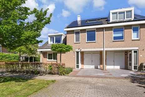 Hoekwoning te koop: Zwolse Anjer 13, Achter het Raadhuis Nootdorp