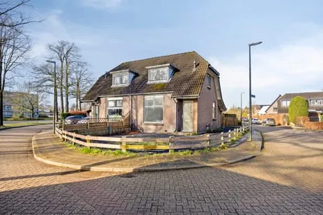 Twee-onder-één-kap te koop: Zwolseweg 187, Het Loo Apeldoorn