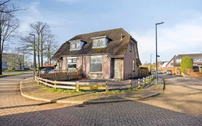 Twee-onder-één-kap te koop: Zwolseweg 187, Het Loo Apeldoorn